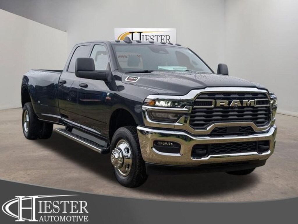 New 2026 Ram 3500 TRADESMAN CREW CAB 4X4 8' BOX Pickup