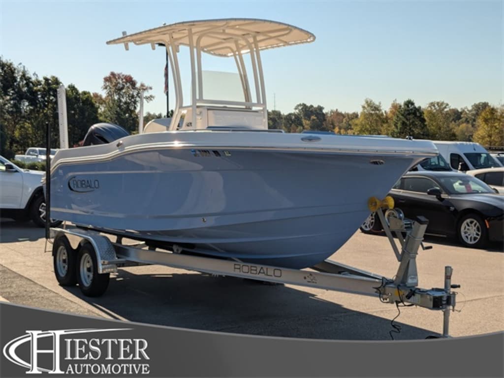 Used 2024 Robalo R202 Explorer Boat