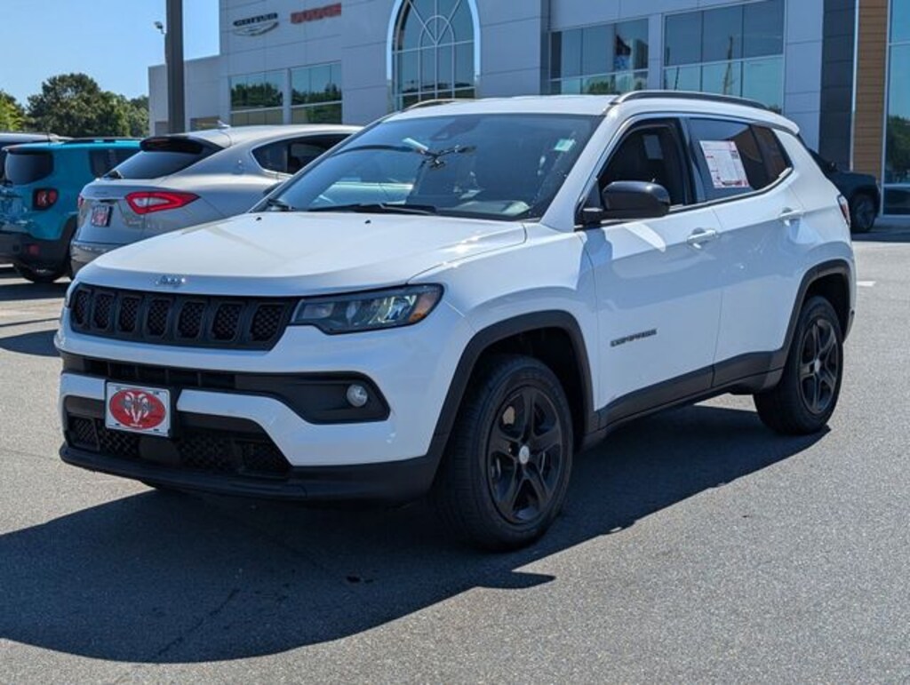 Used 2024 Jeep Compass Latitude SUV