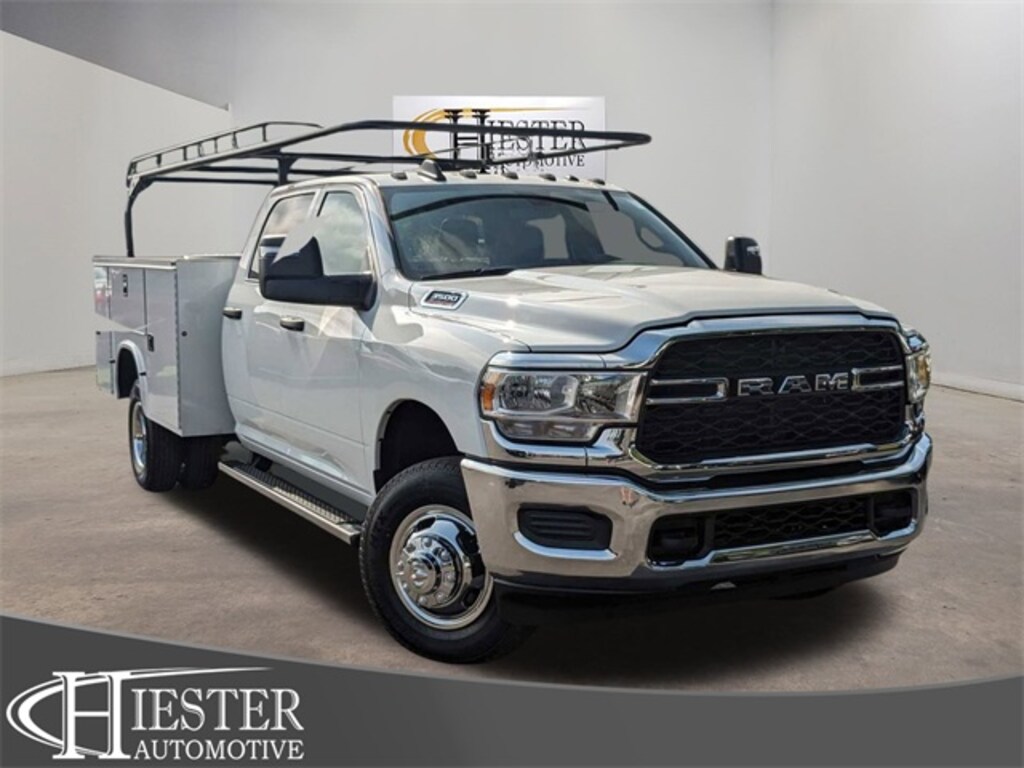 New 2024 Ram 3500 Chassis Cab 3500 TRADESMAN CREW CAB CHASSIS 4X4 60' CA Pickup