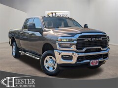 2026 Ram 2500 TRADESMAN CREW CAB 4X4 6'4 BOX Pickup