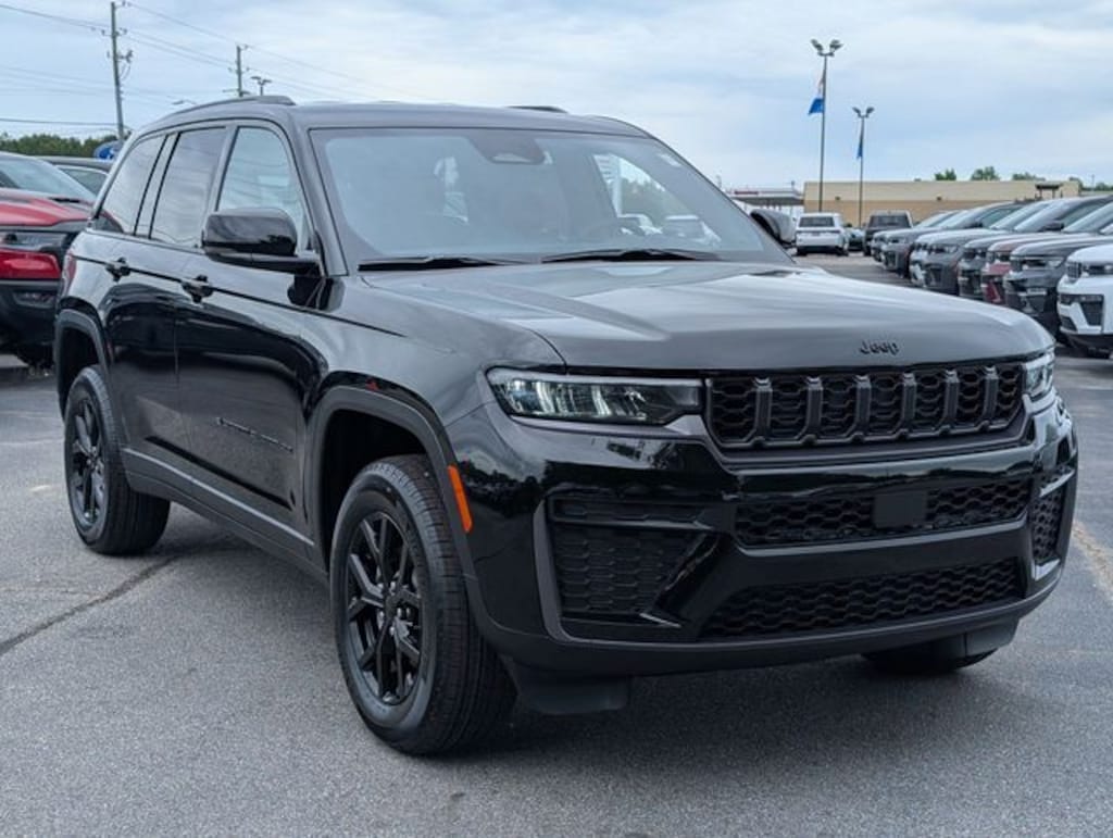 New 2026 Jeep Grand Cherokee LAREDO ALTITUDE 4X2 Sport Utility