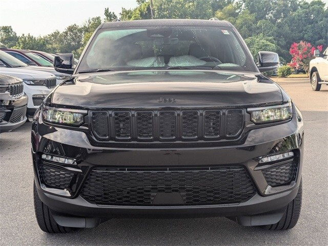 2025 Jeep Grand Cherokee Limited photo 3