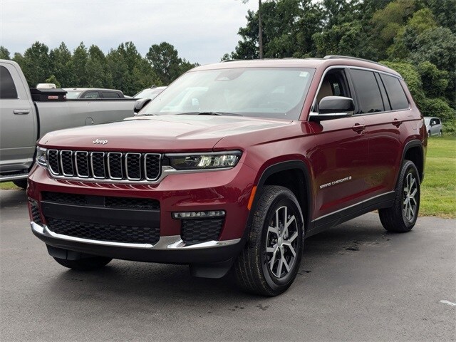 2025 Jeep Grand Cherokee Limited photo 4