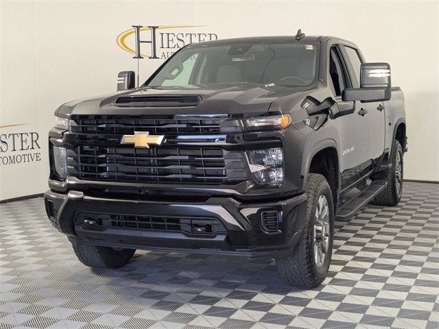 2024 Chevrolet Silverado 2500HD Custom photo 4
