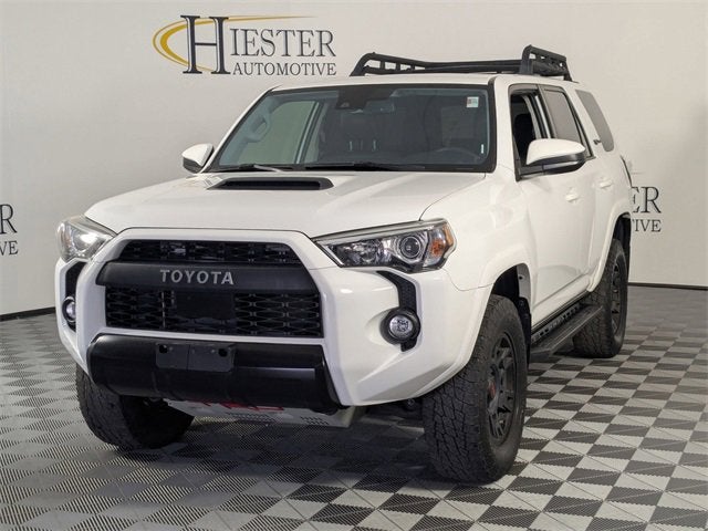2020 Toyota 4Runner SR5 photo 4