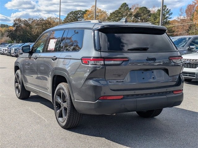 2022 Jeep Grand Cherokee Altitude photo 3