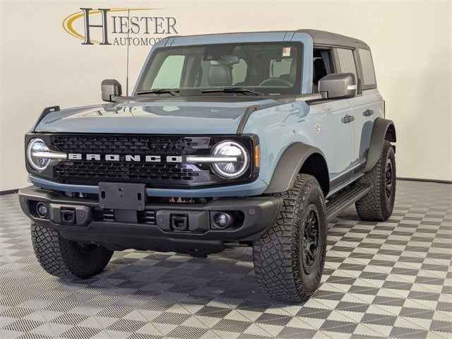 2023 Ford Bronco Base photo 4