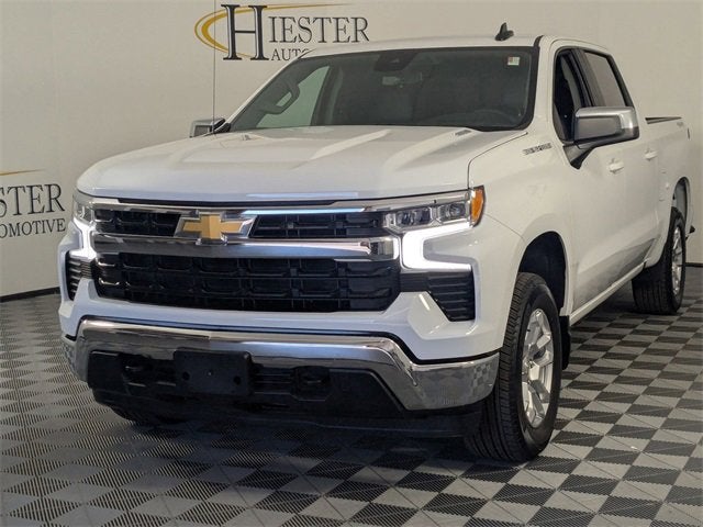 2025 Chevrolet Silverado 1500 LT photo 4