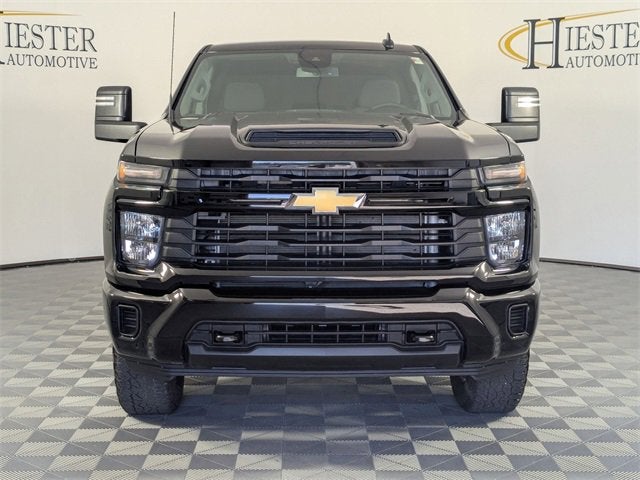 2024 Chevrolet Silverado 2500HD Custom photo 3