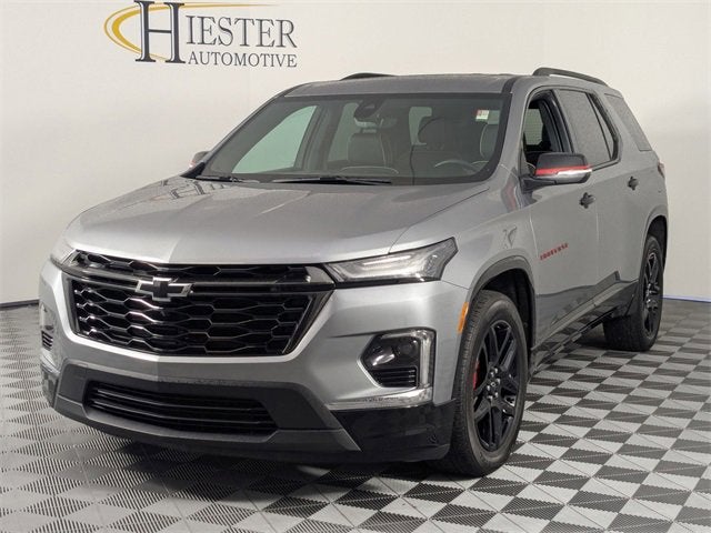 2023 Chevrolet Traverse Premier photo 2