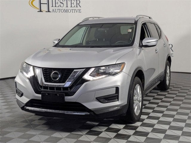 2018 Nissan Rogue SV photo 3