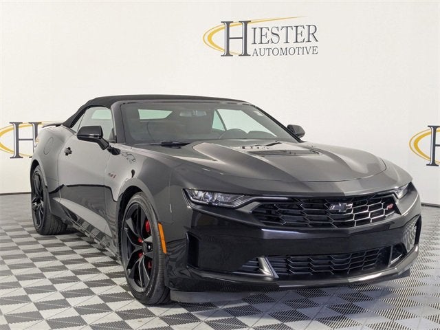 2023 Chevrolet Camaro LT1 photo 2