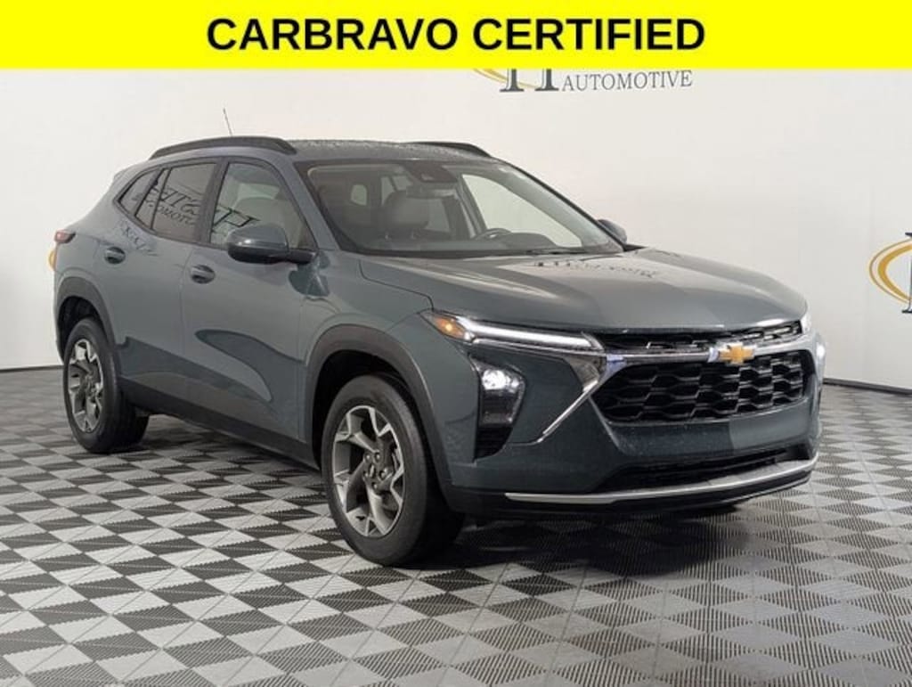 Used 2025 Chevrolet Trax LT SUV