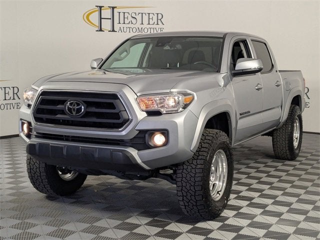 2023 Toyota Tacoma 4x4 SR photo 3