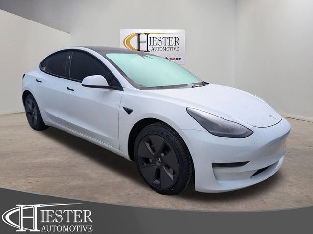 2021 Tesla Model 3 Standard Range Plus's photo