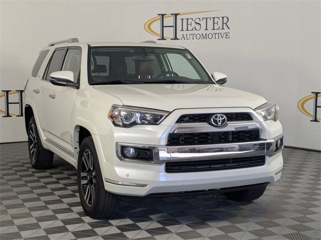 2019 Toyota 4Runner SR5 photo 2