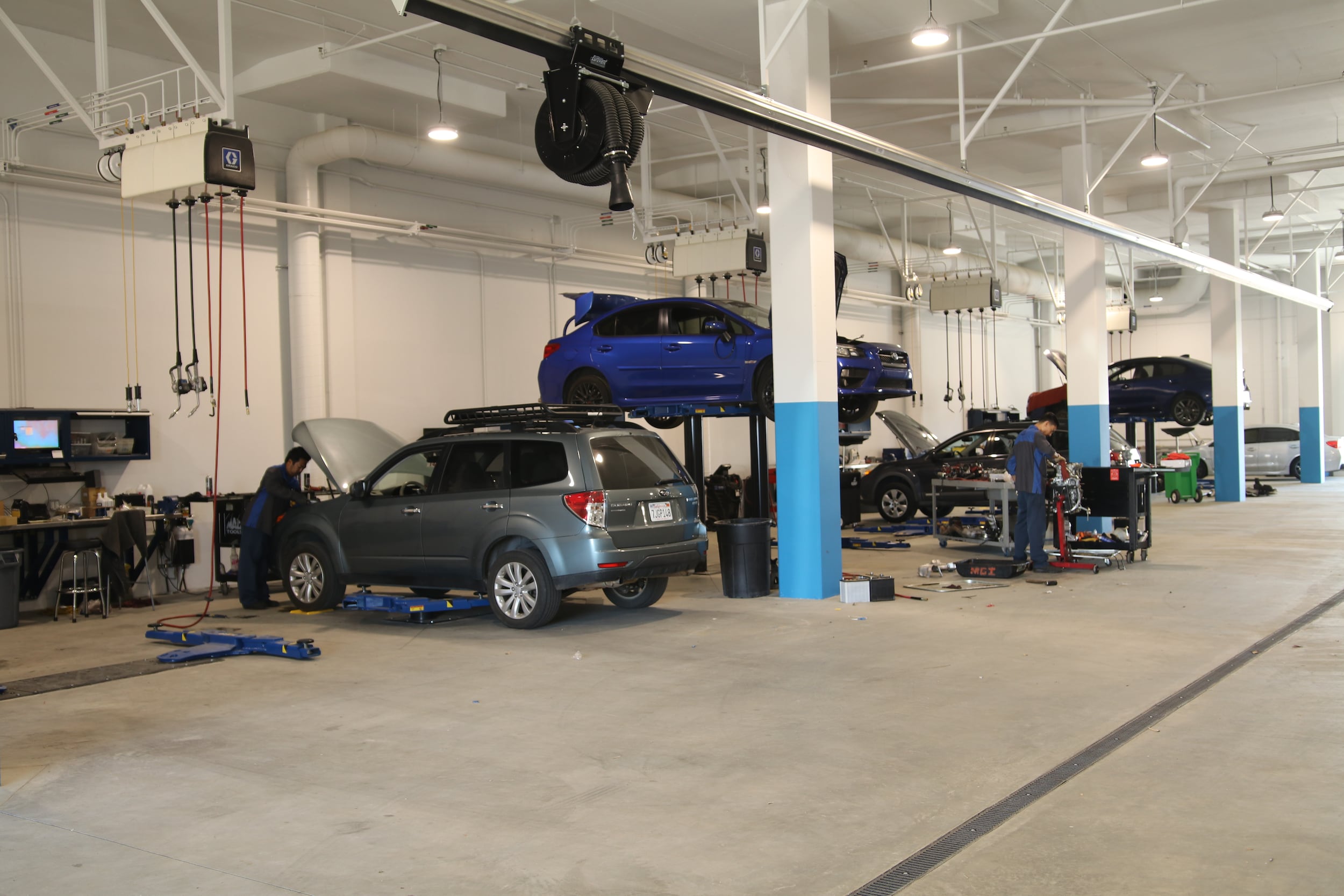 Hello Subaru of Temecula Service Bays.JPG