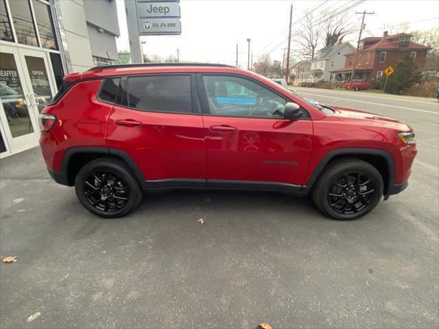 2025 Jeep Compass Latitude photo 2