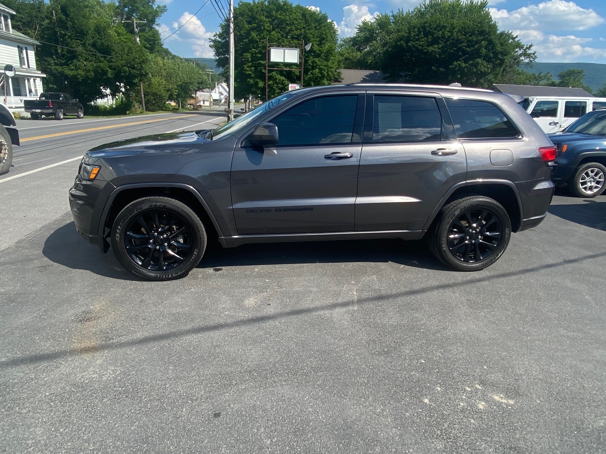 Used 2021 Jeep Grand Cherokee Laredo X with VIN 1C4RJFAG7MC620349 for sale in Mifflintown, PA