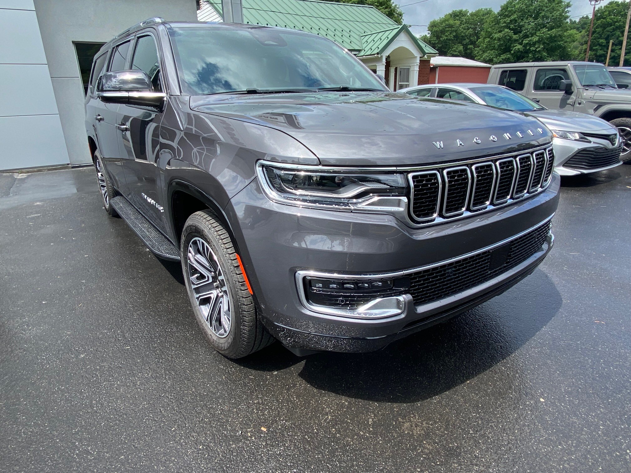 2024 Jeep Wagoneer L Base photo 2