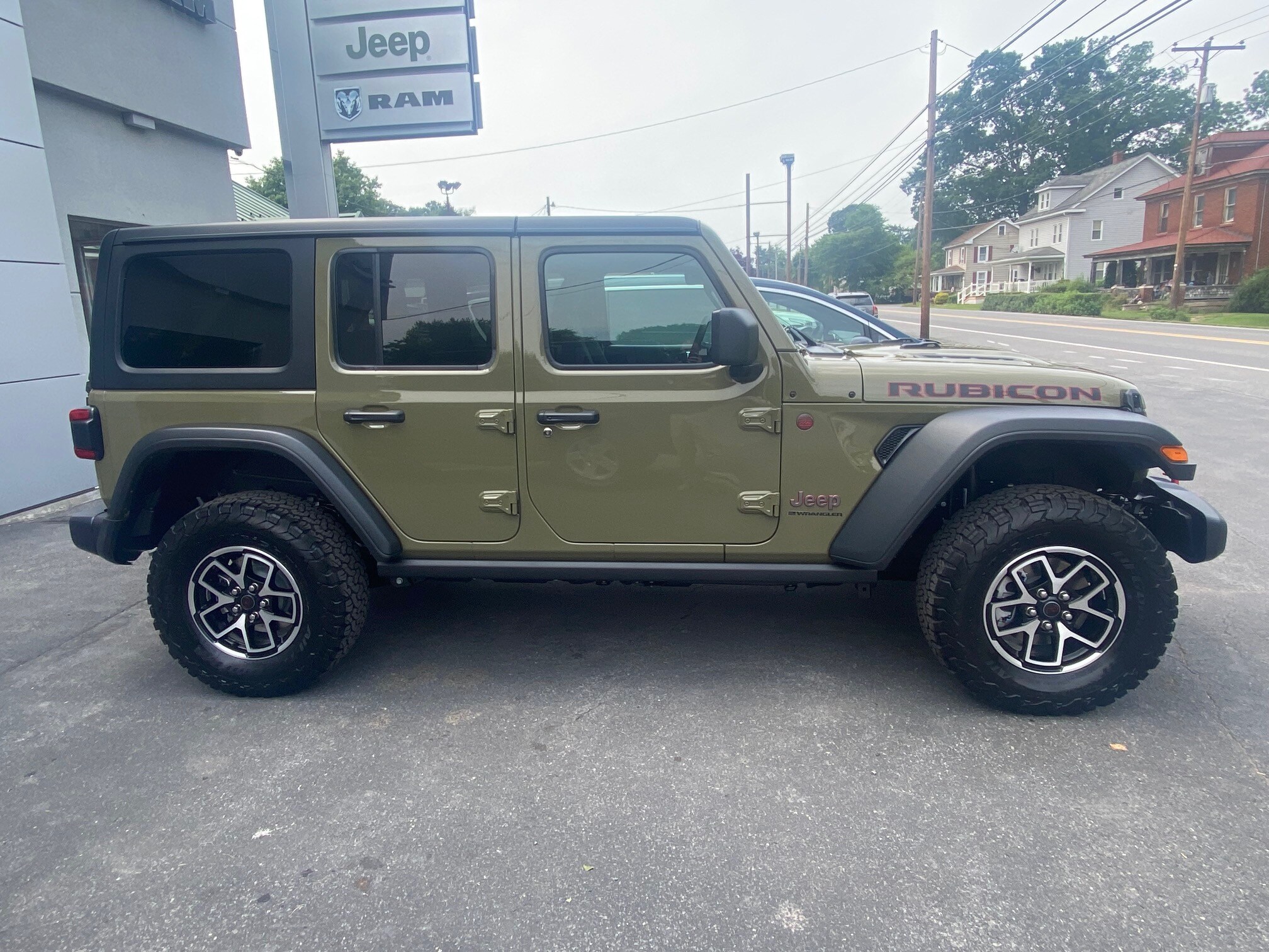 2025 Jeep Wrangler Rubicon photo 2