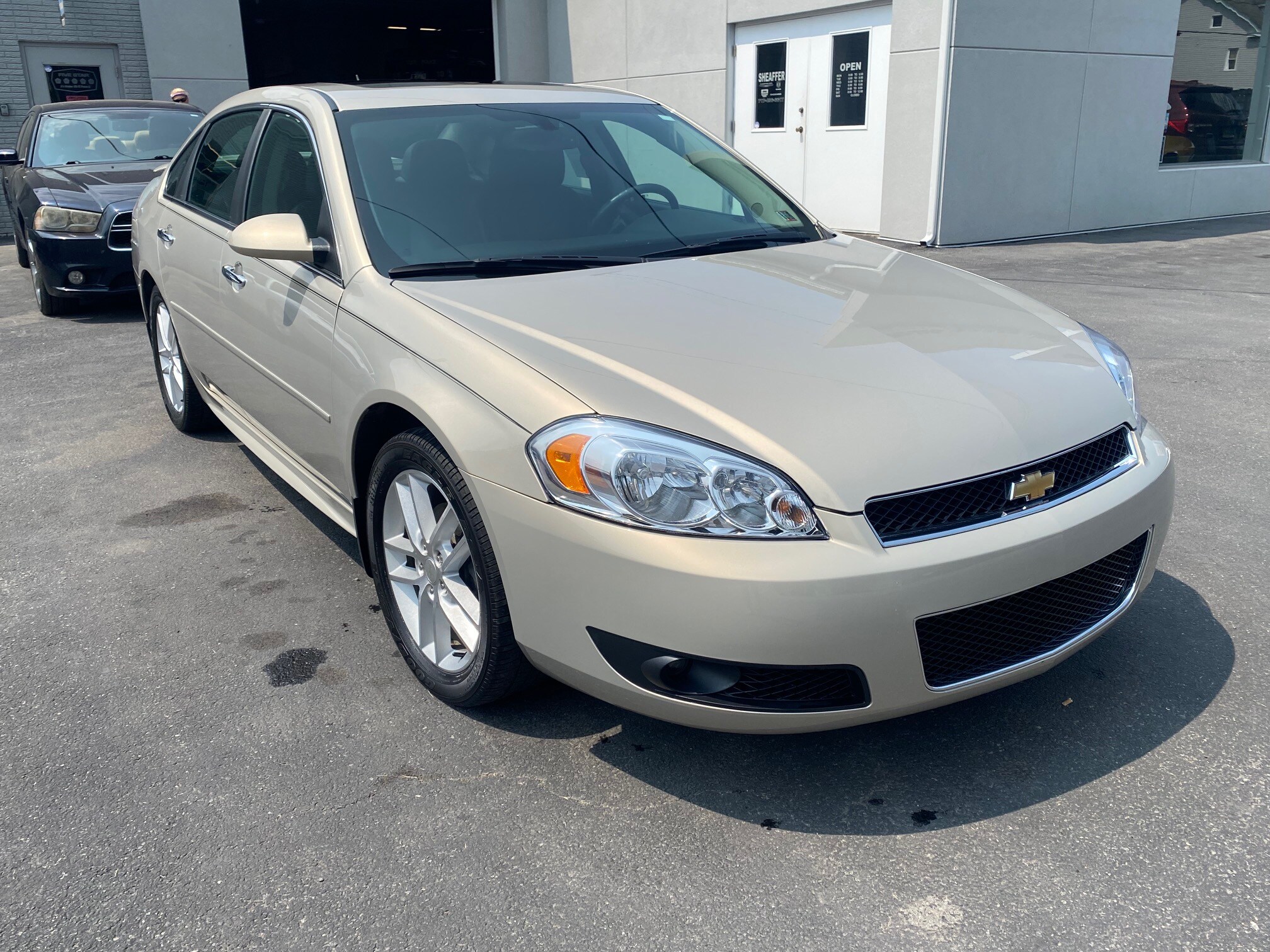 2012 Chevrolet Impala LTZ photo 2