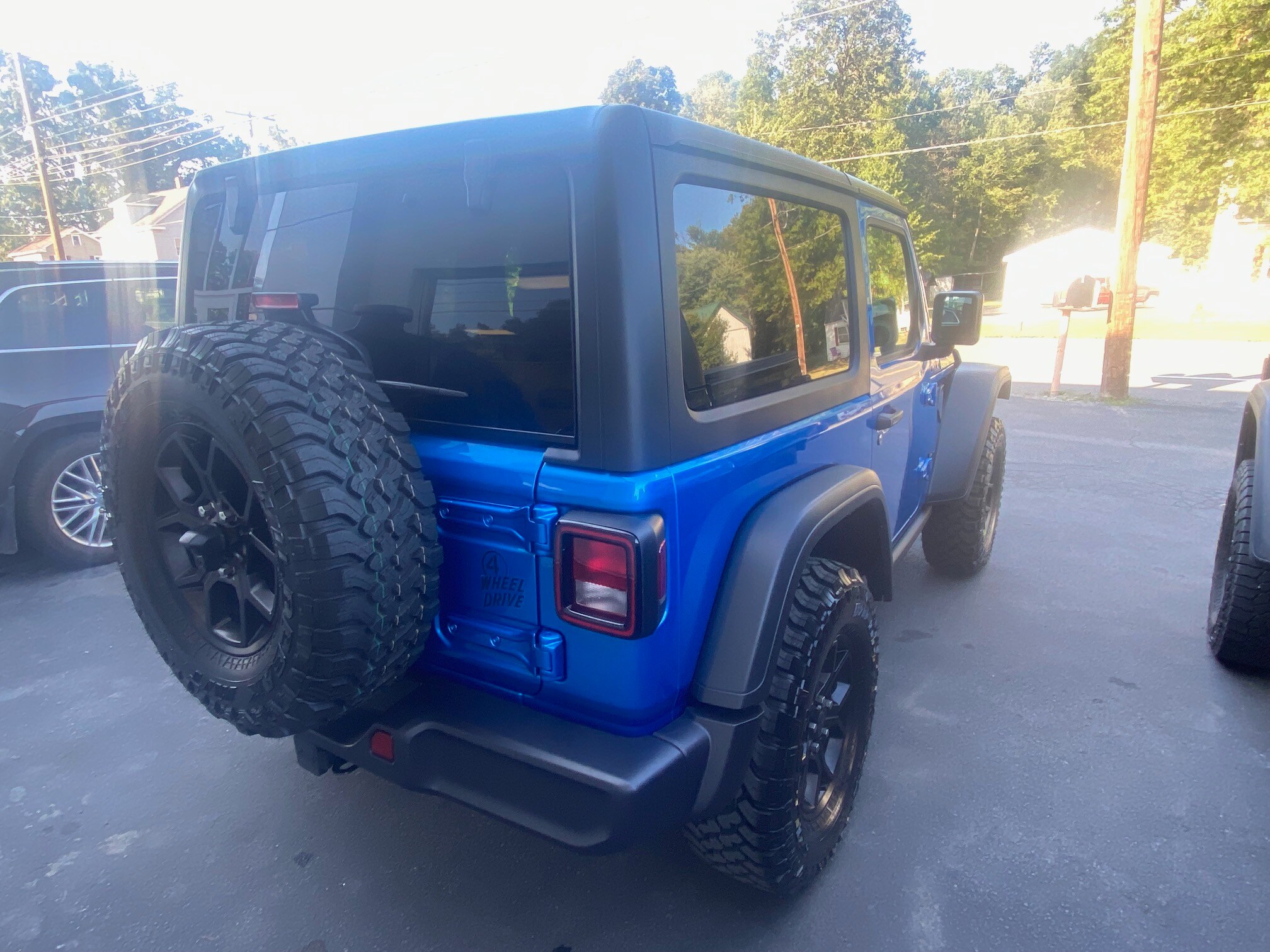 2025 Jeep Wrangler Willys photo 4