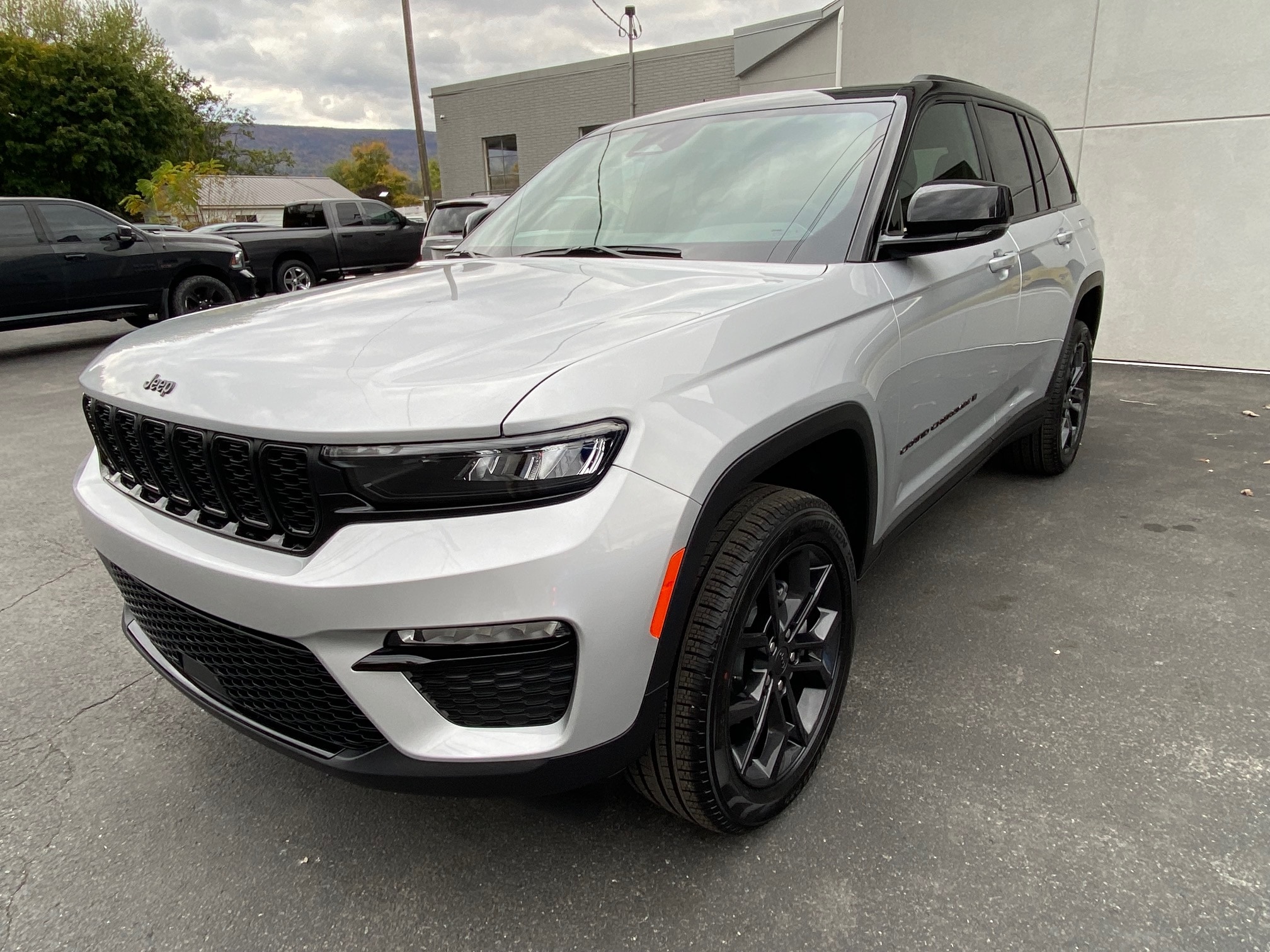 2025 Jeep Grand Cherokee Limited's photo