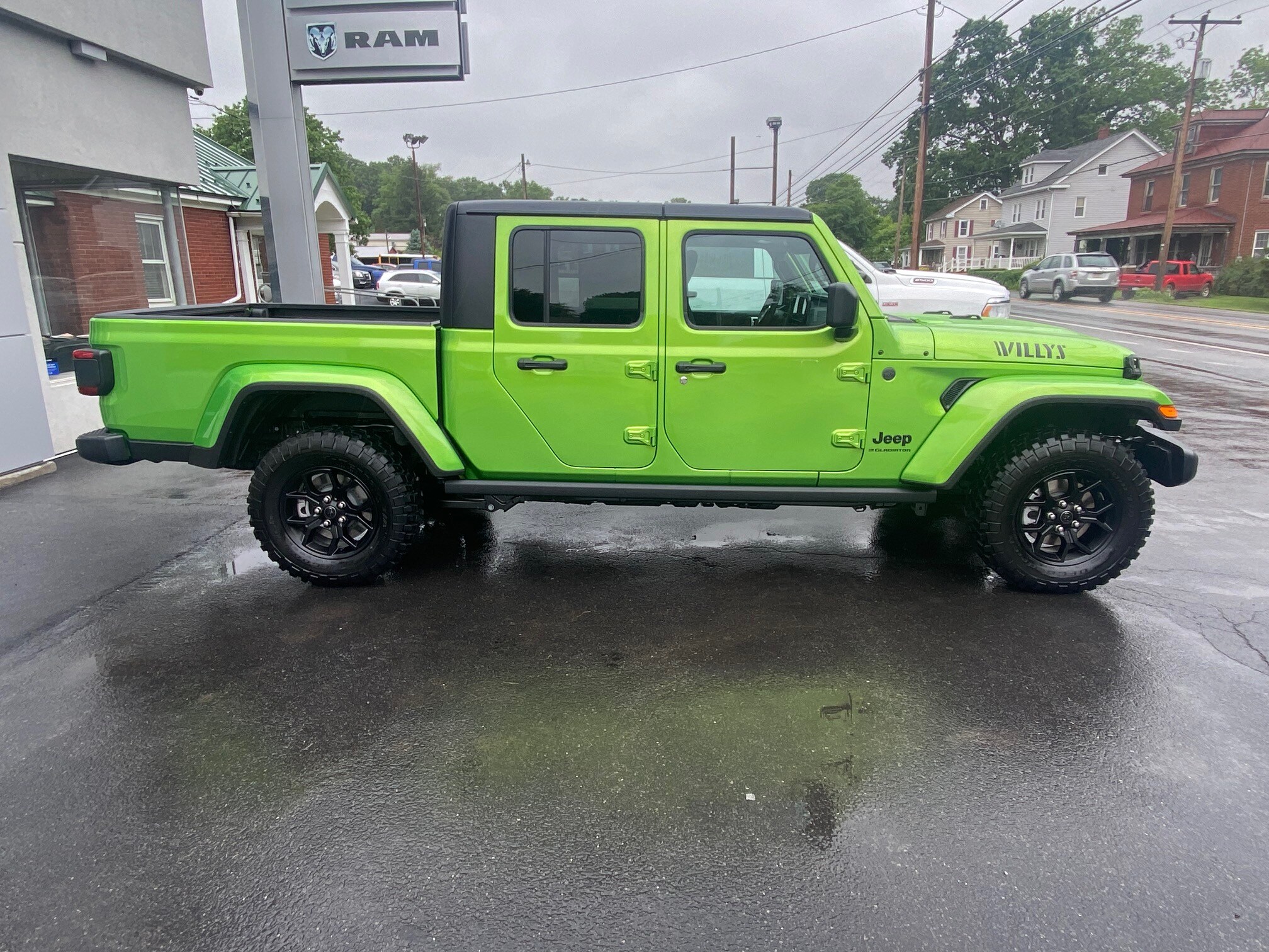 2025 Jeep Gladiator Willys photo 4