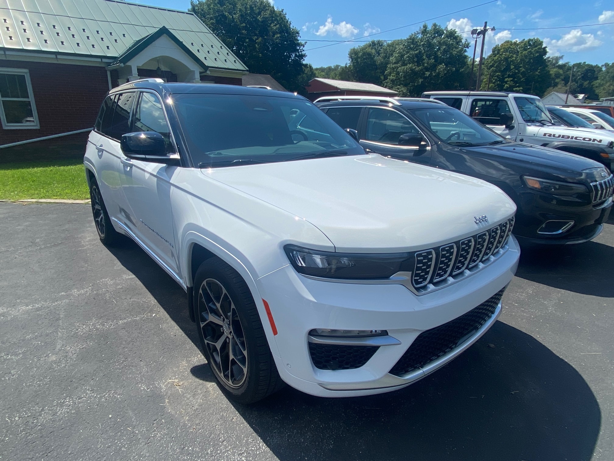 Used 2022 Jeep Grand Cherokee Summit with VIN 1C4RJHEG1N8585057 for sale in Mifflintown, PA