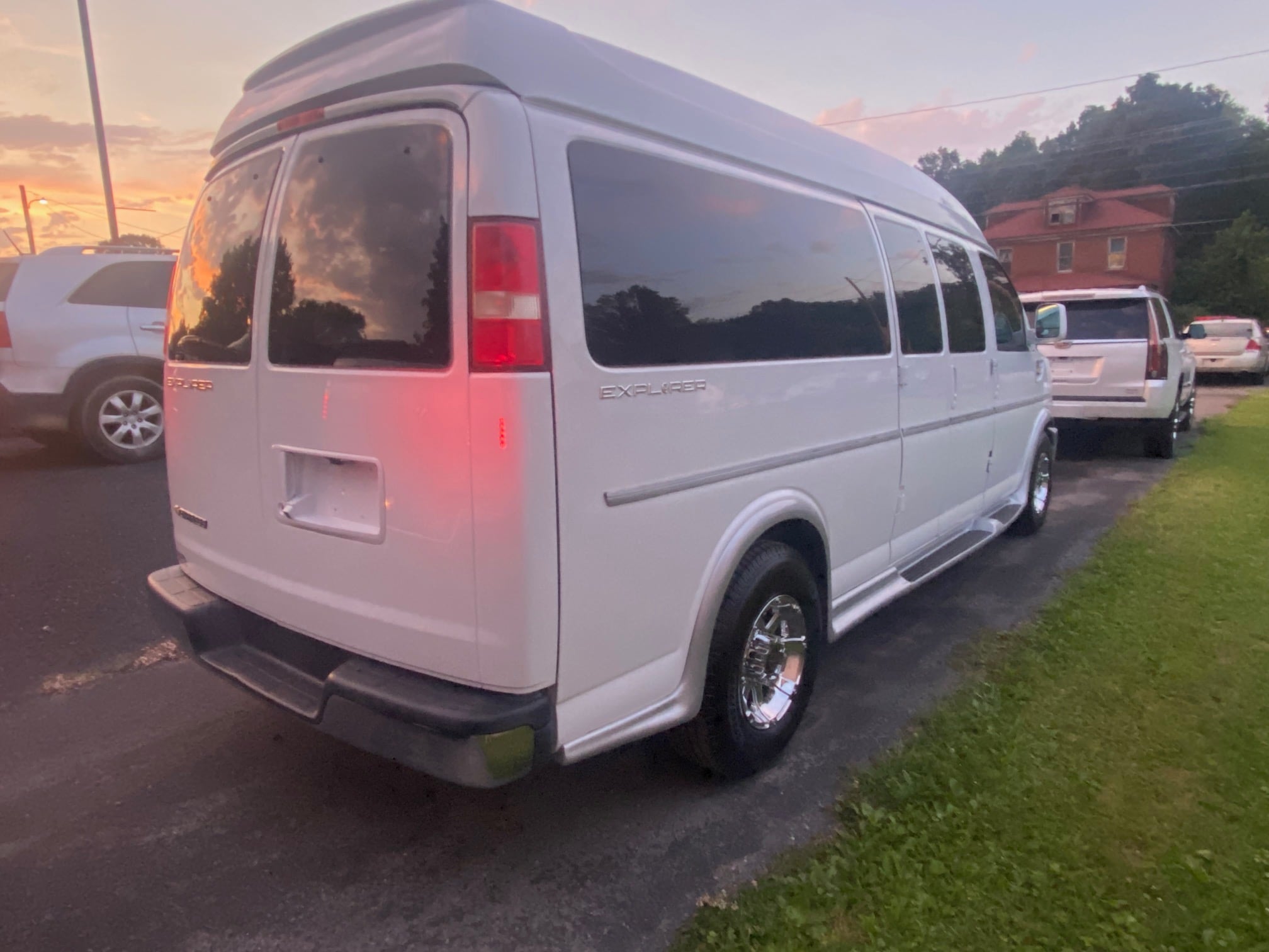 2017 Chevrolet Express Passenger LS - Photo 7