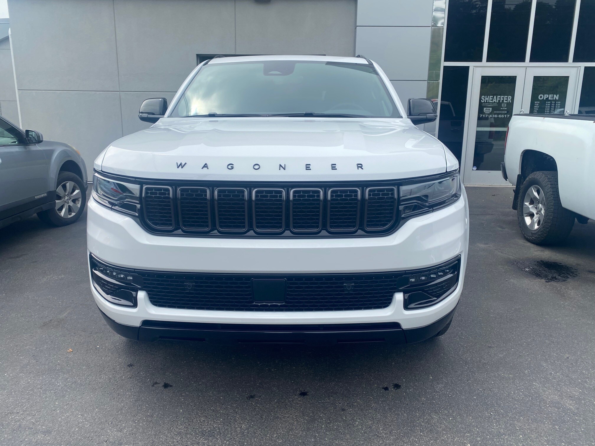 2025 Jeep Wagoneer Series II Carbide photo 2