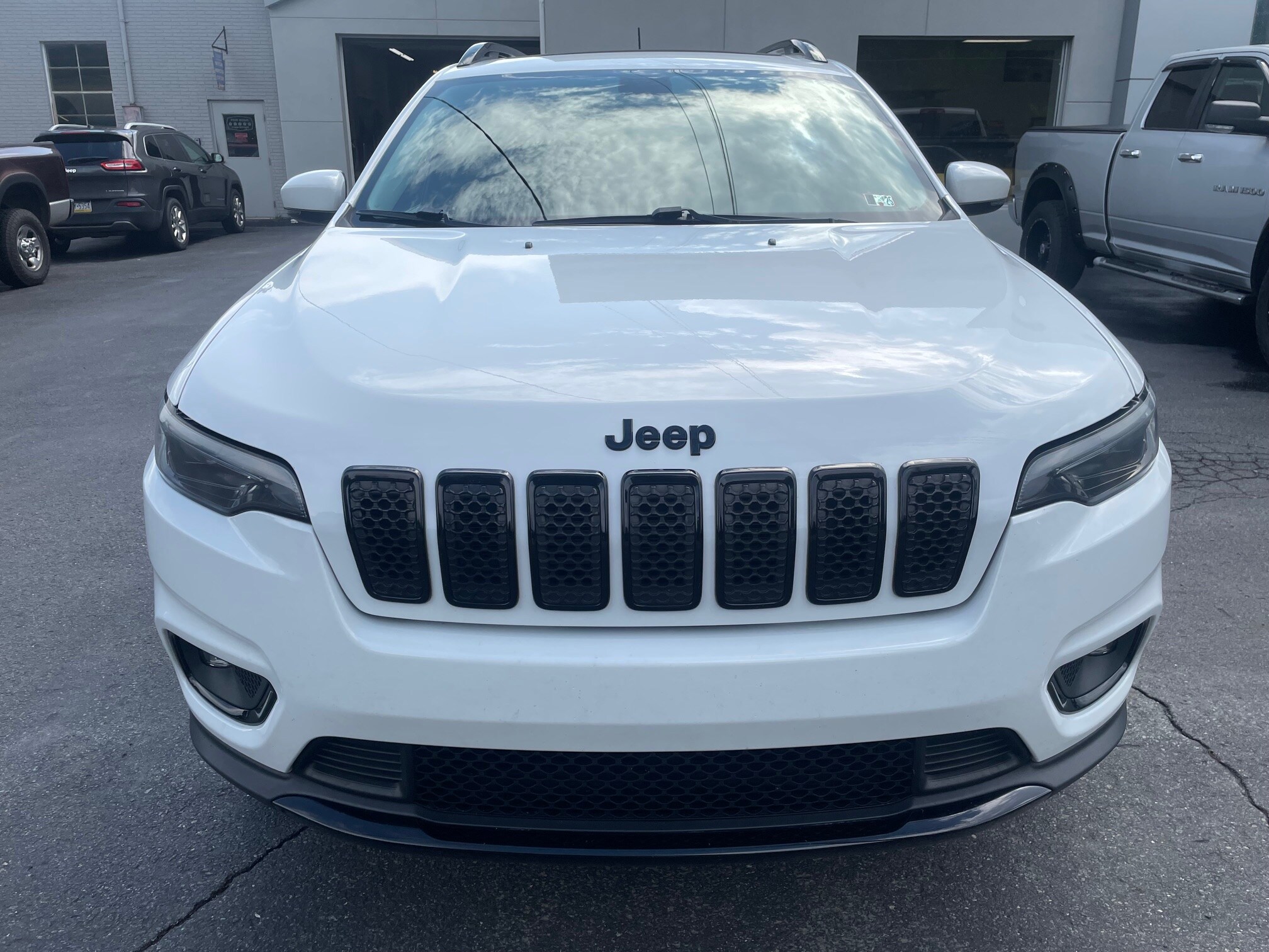 2019 Jeep Cherokee Altitude photo 2