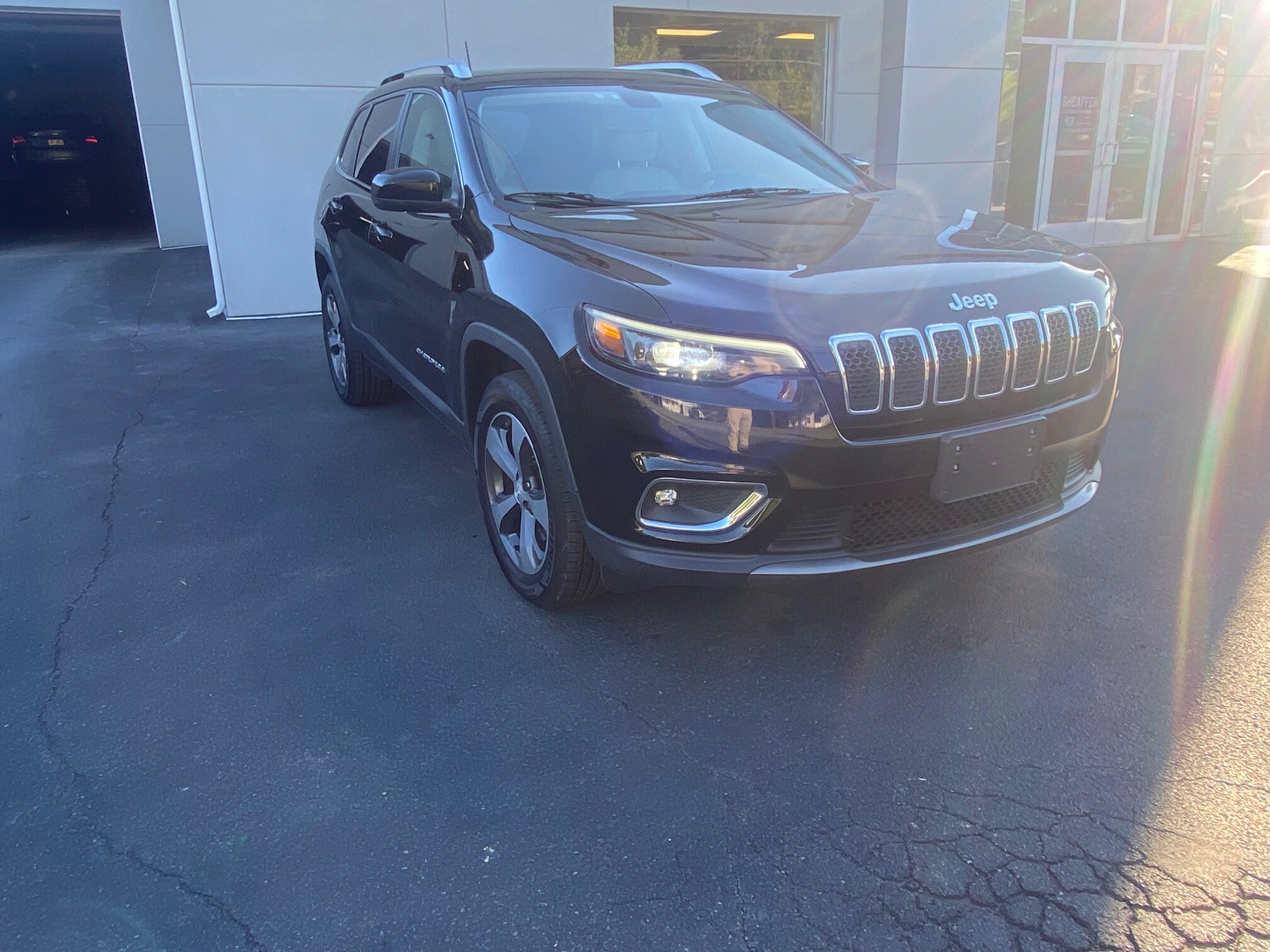 Used 2019 Jeep Cherokee Limited with VIN 1C4PJMDX6KD229935 for sale in Mifflintown, PA