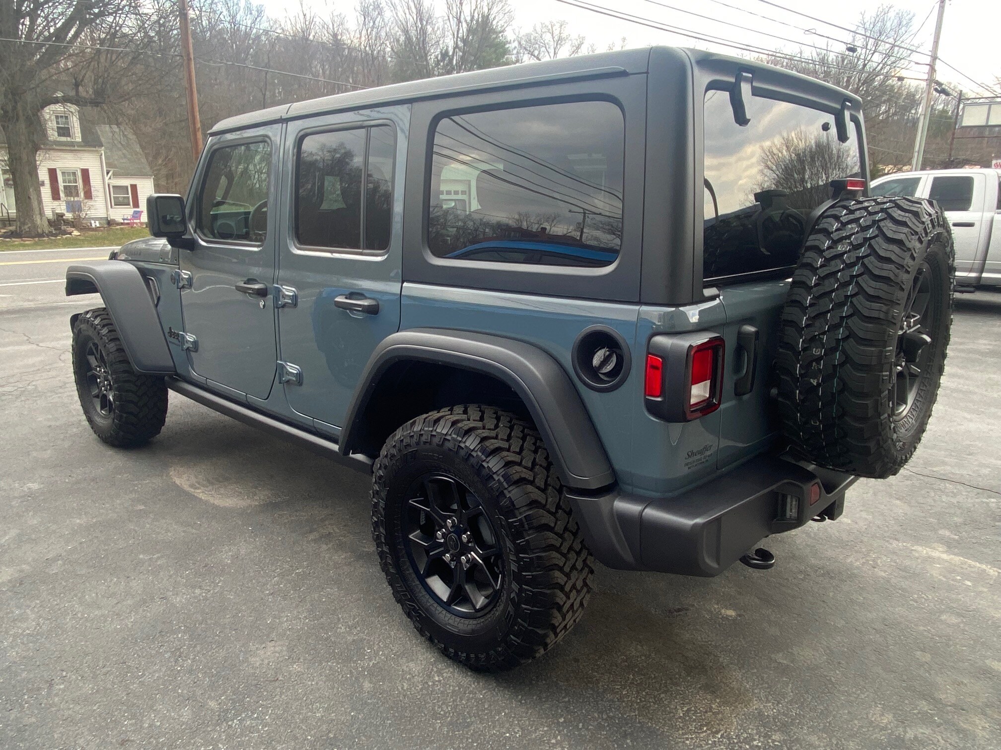 2024 Jeep Wrangler Willys photo 3