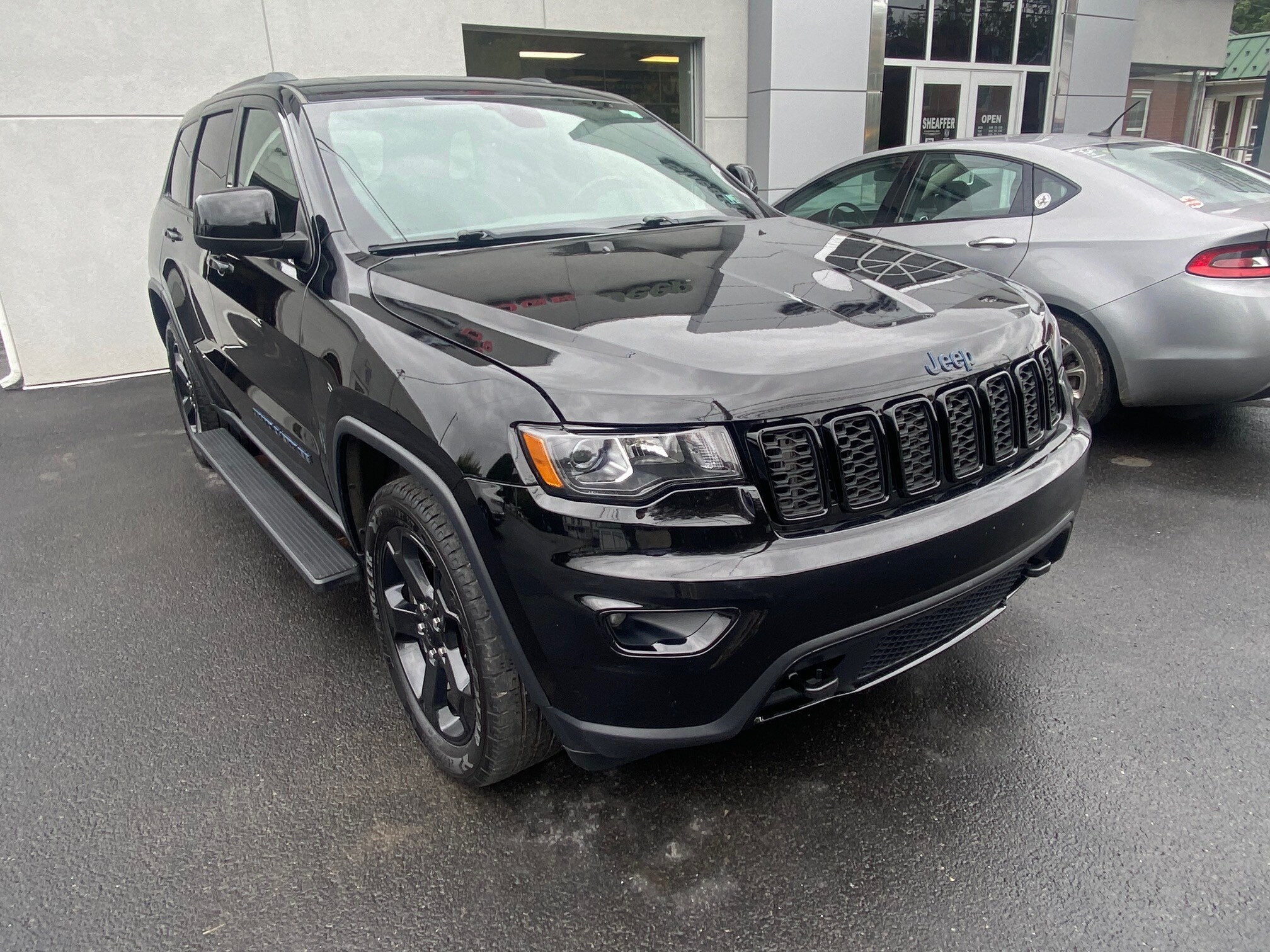 2018 Jeep Grand Cherokee Upland photo 2