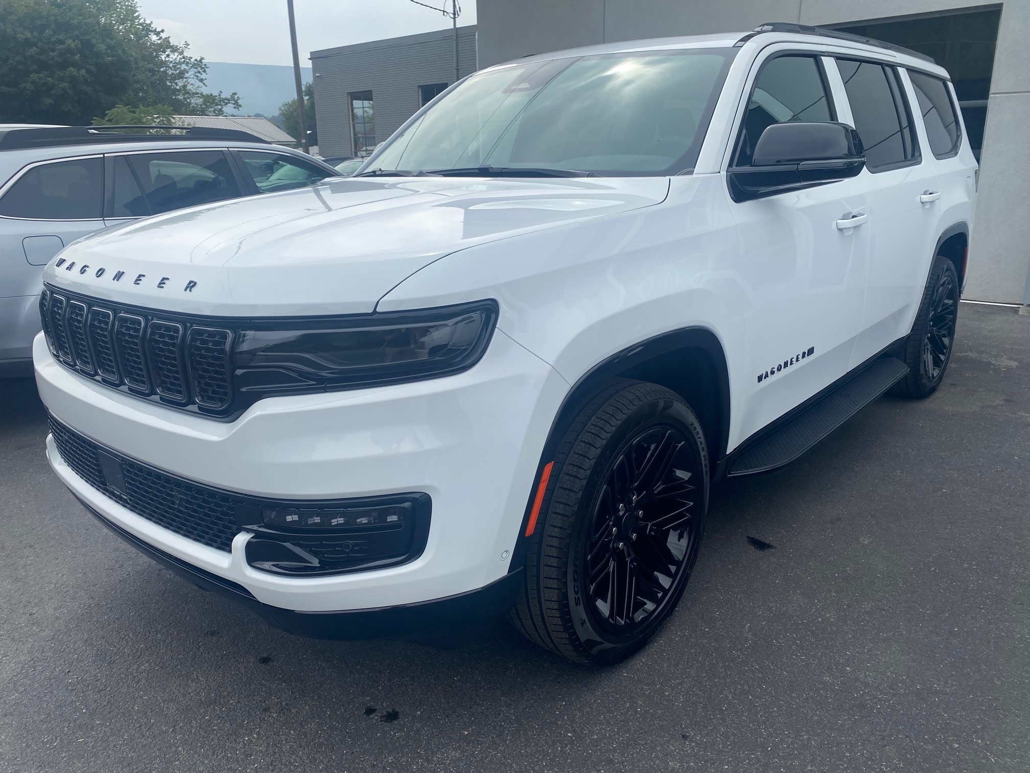 2025 Jeep Wagoneer Series II's photo