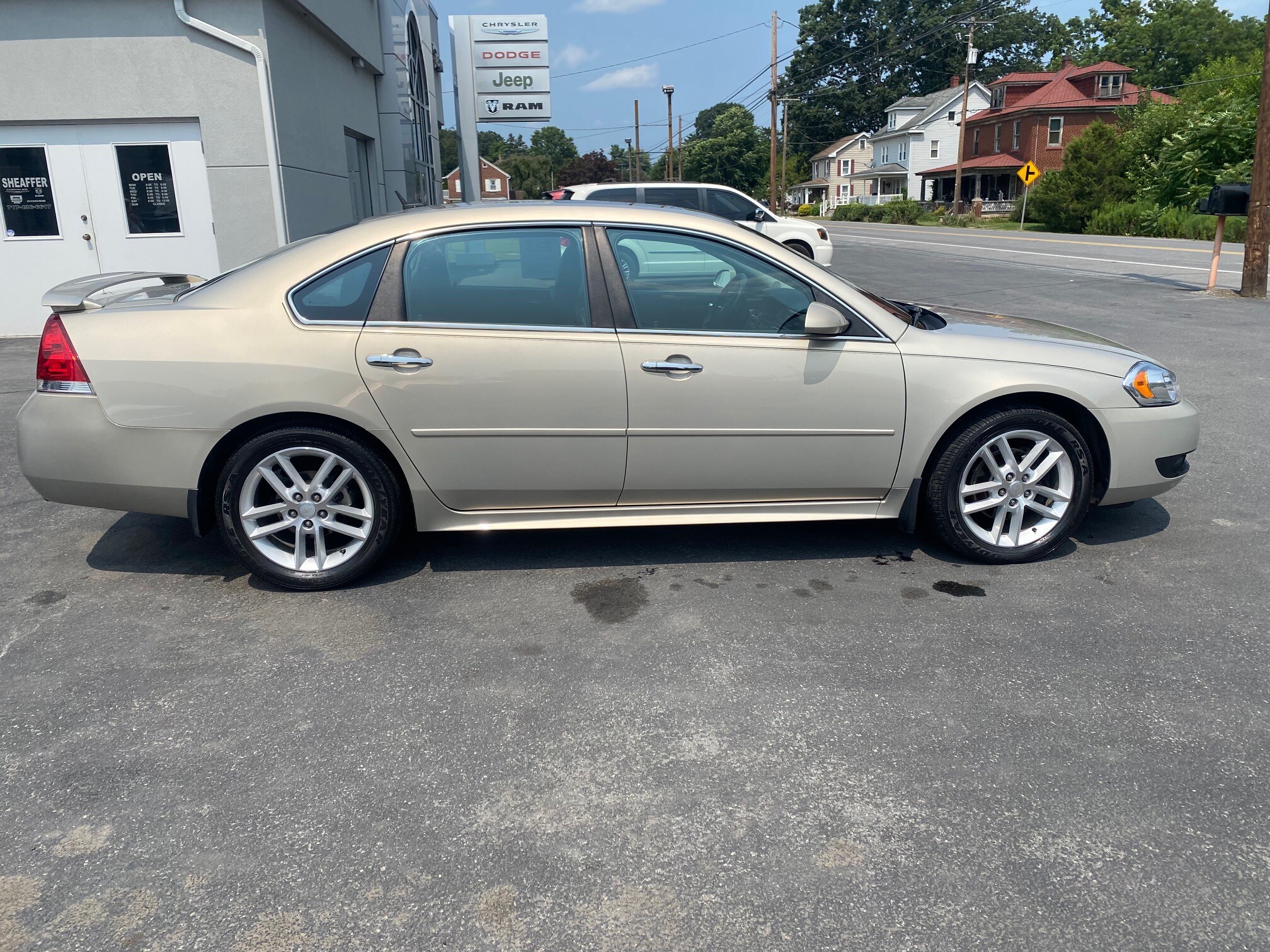 2012 Chevrolet Impala LTZ photo 3