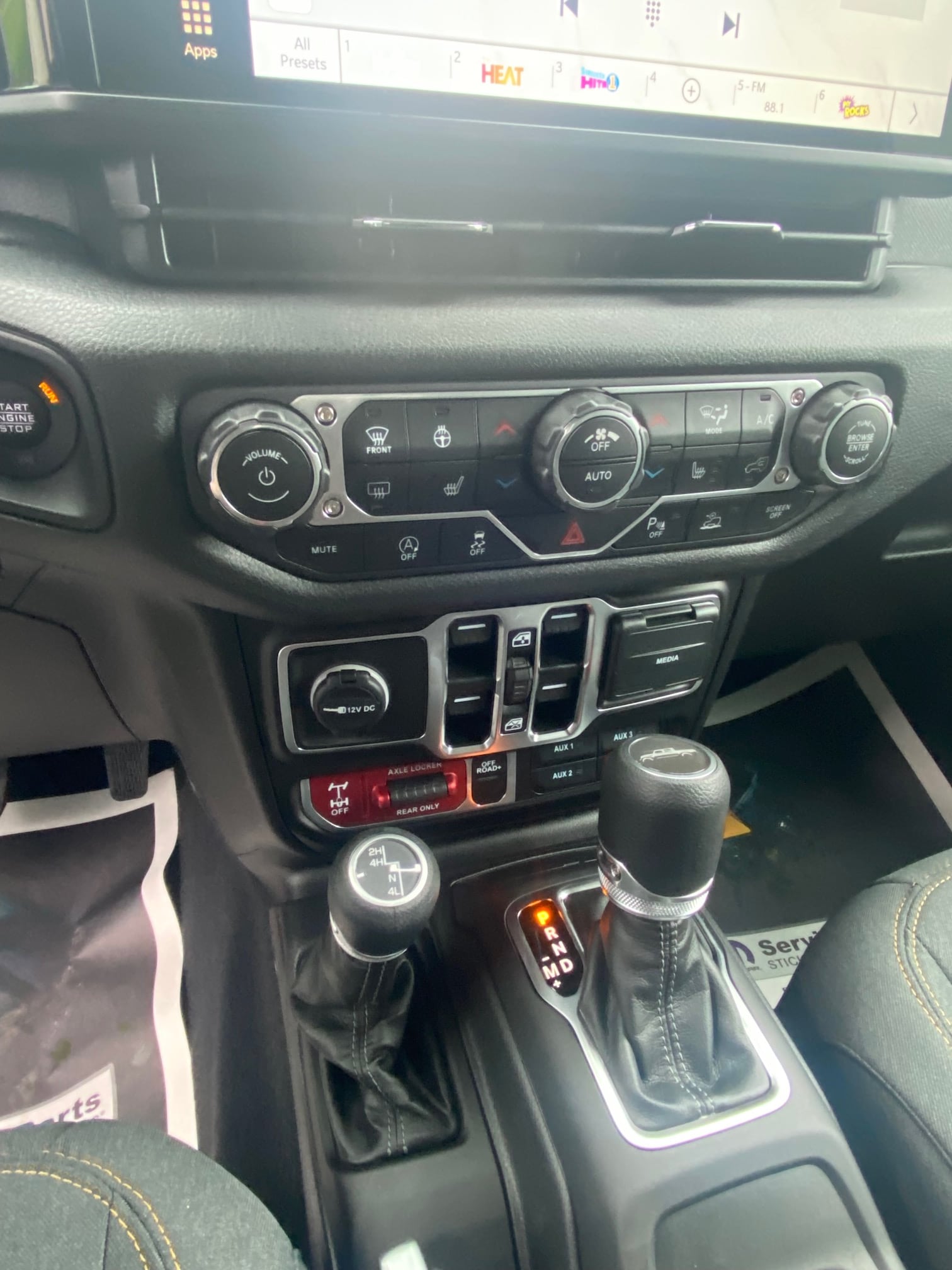 2025 Jeep Gladiator Willys - Photo 8