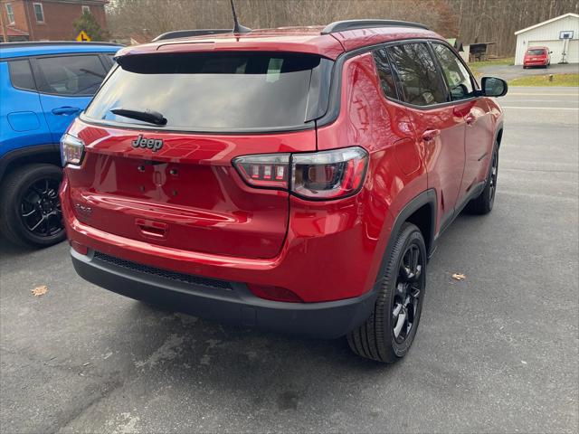 2025 Jeep Compass Latitude photo 4