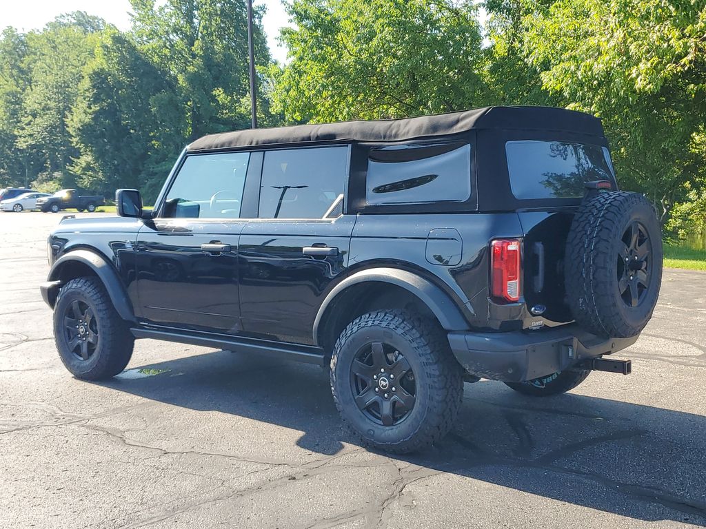 2023 Ford Bronco Base photo 4