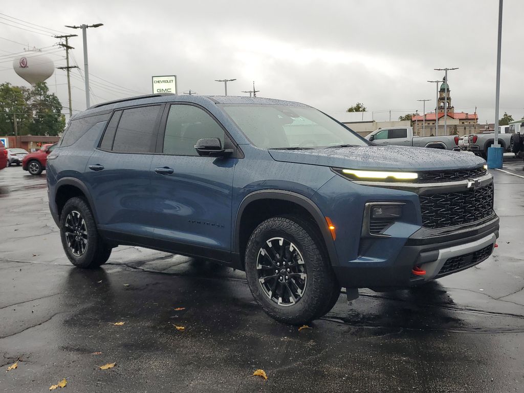 2026 Chevrolet Traverse Z71 photo 2