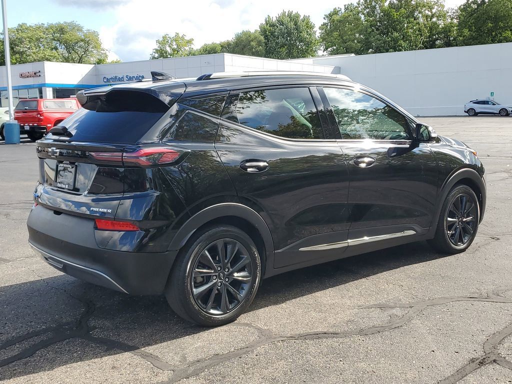 2022 Chevrolet Bolt EUV Premier photo 3