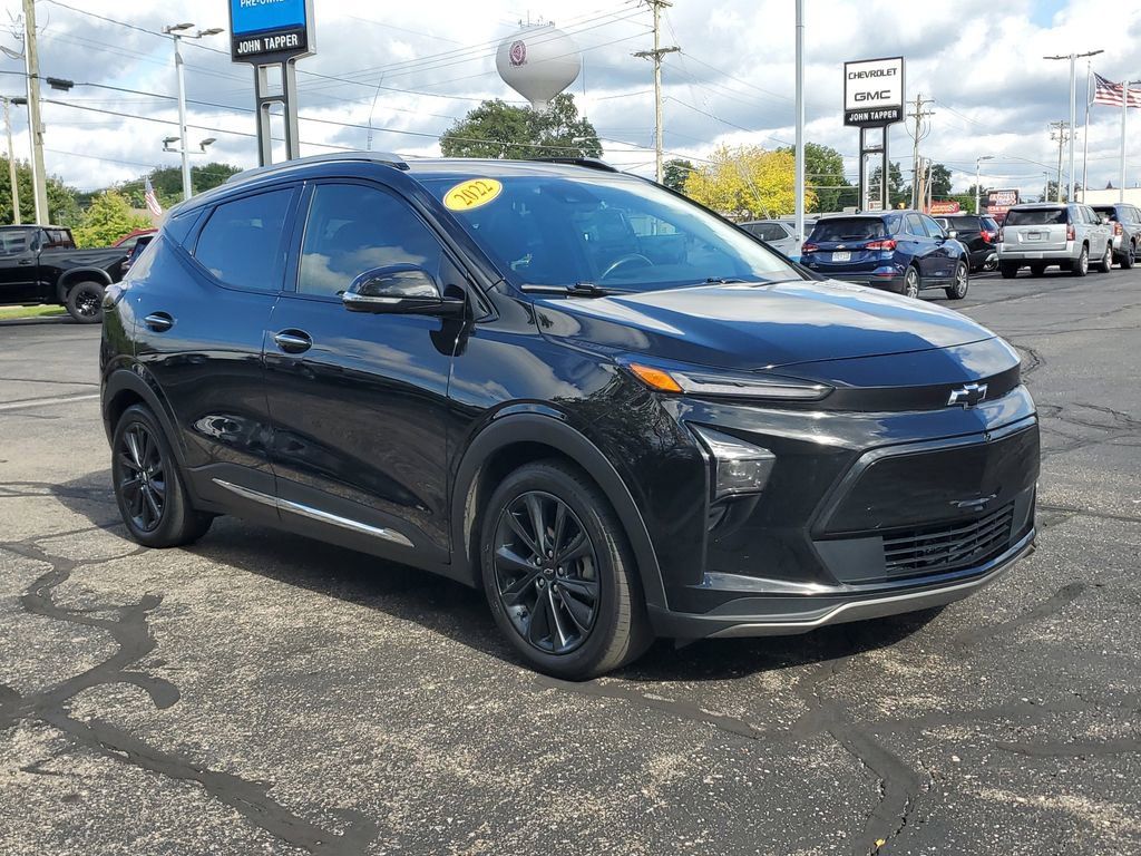 Used 2022 Chevrolet Bolt EUV Premier with VIN 1G1FZ6S0XN4125581 for sale in Paw Paw, MI