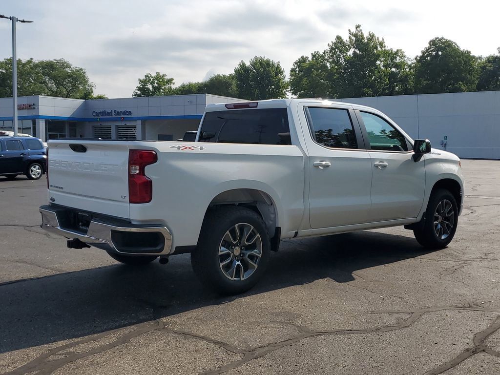 2026 Chevrolet Silverado 1500 LT photo 3
