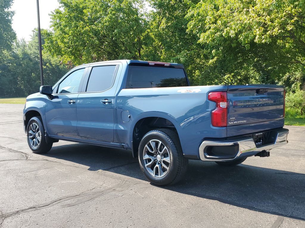 2024 Chevrolet Silverado 1500 LT photo 4
