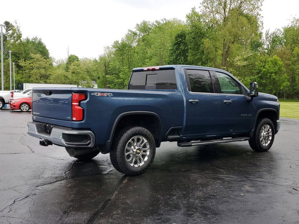 2025 Chevrolet Silverado 2500HD LTZ photo 3