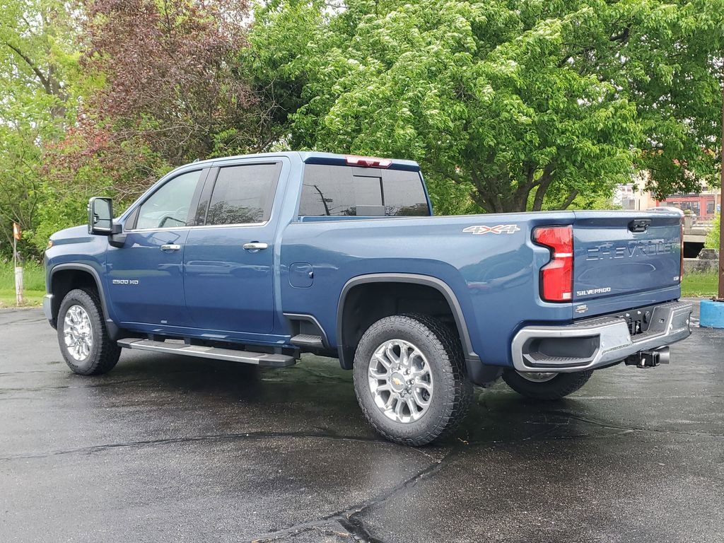 2025 Chevrolet Silverado 2500HD LTZ photo 4