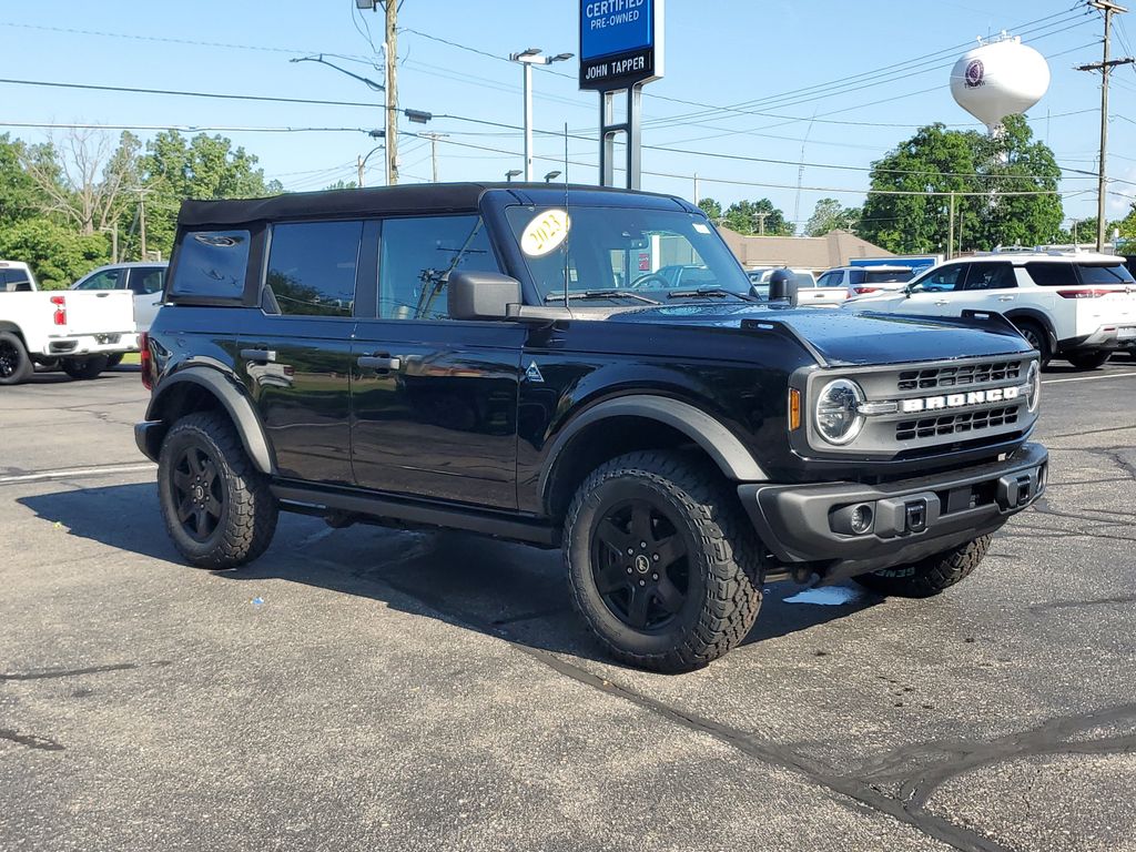 2023 Ford Bronco Base photo 2